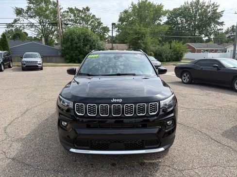 Used 2026 Jeep Compass Limited AWD/4WD image 8
