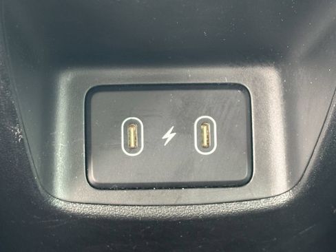 Used 2025 Hyundai Elantra Limited FWD image 13