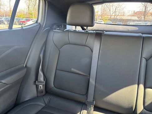 Used 2025 Buick Envista Sport Touring image 37