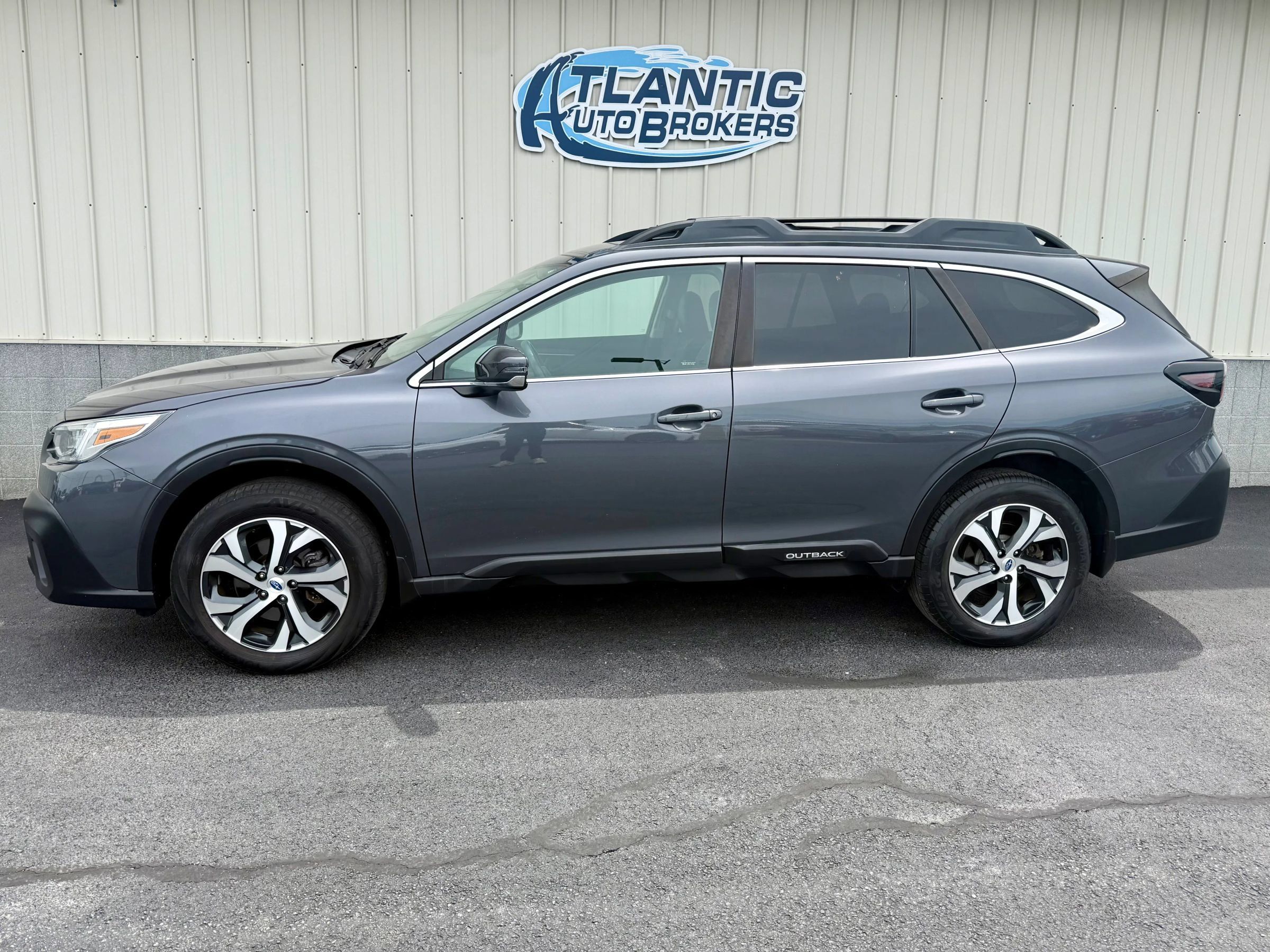 Used 2021 Subaru Outback Limited XT AWD/4WD image 2