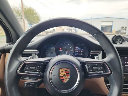 Used 2022 Porsche Macan image 20