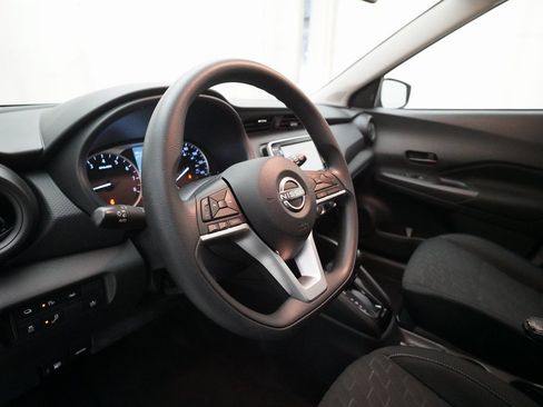 Used 2022 Nissan Kicks S image 8