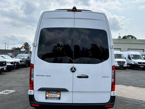 Used 2025 Mercedes-Benz Sprinter 2500 image 4