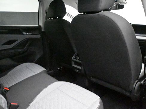 Used 2025 Volkswagen Tiguan S image 21