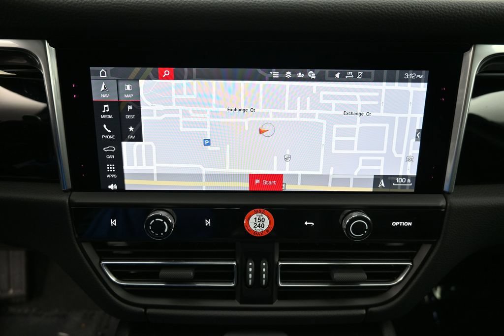Certified 2026 Porsche Macan AWD/4WD image 21