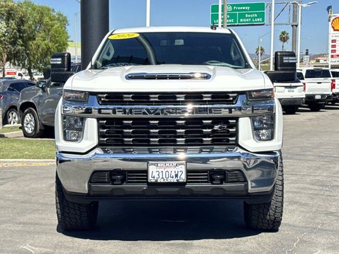 Used 2020 Chevrolet Silverado 2500 LT w/ Advanced Trailering Package AWD/4WD image 2