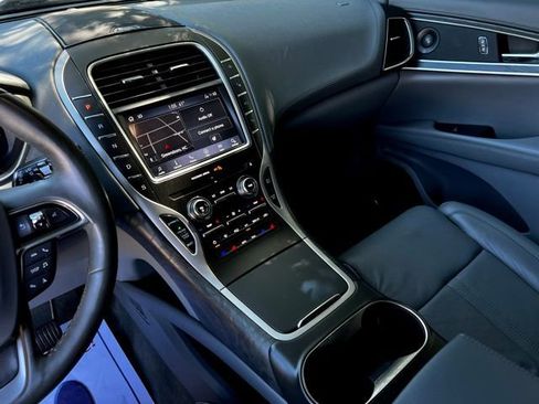 Used 2019 Lincoln Nautilus Reserve image 43