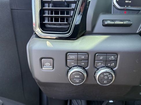 Used 2026 GMC Sierra 2500 AT4 w/ Technology Package image 18