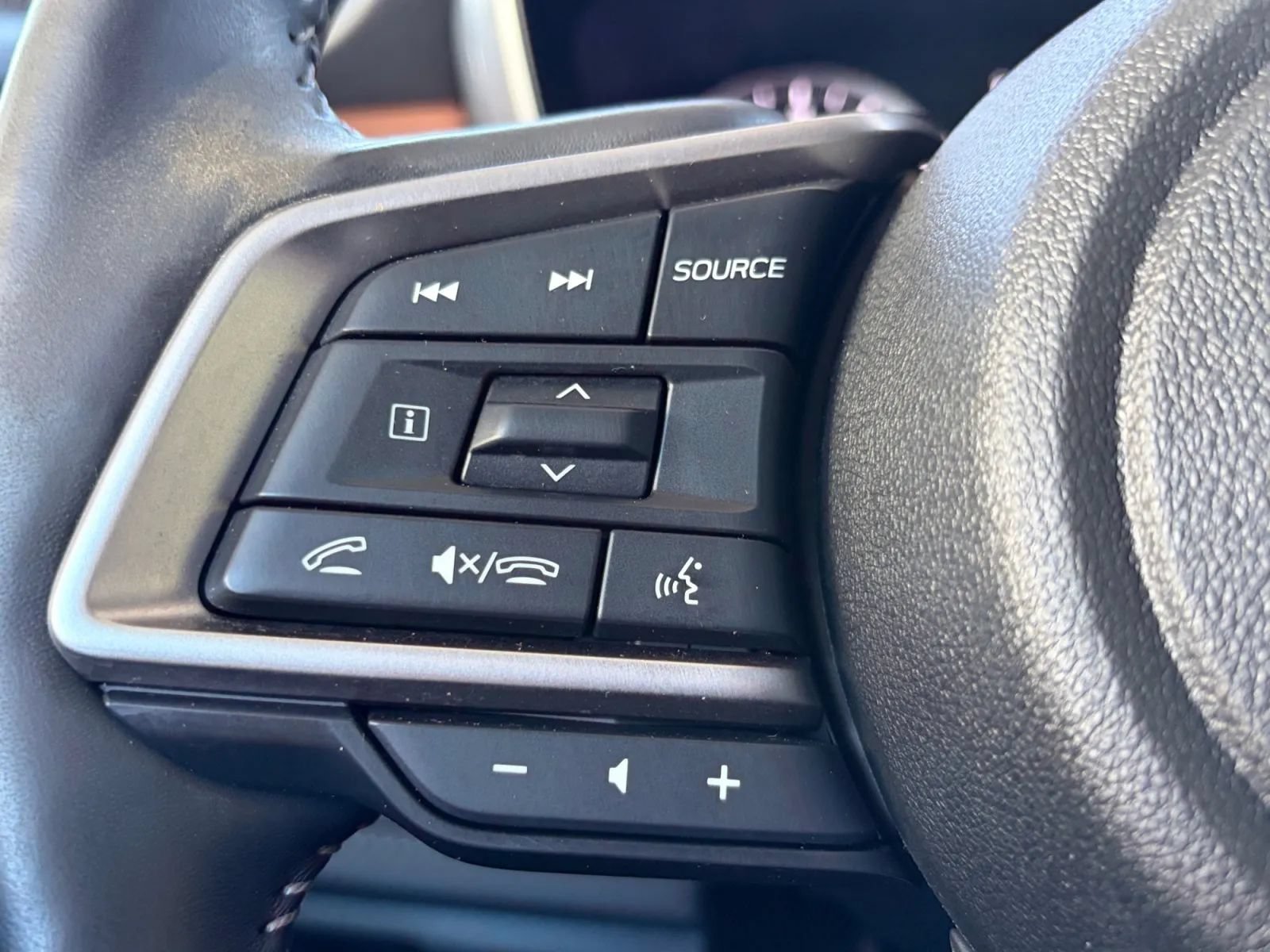Used 2023 Subaru Outback Touring AWD/4WD image 30