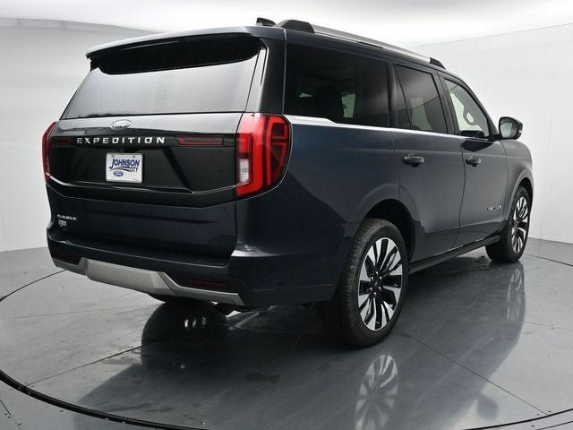 Used 2025 Ford Expedition Platinum w/ Driver's Package AWD/4WD image 9