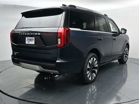 Used 2025 Ford Expedition Platinum w/ Driver's Package AWD/4WD image 9