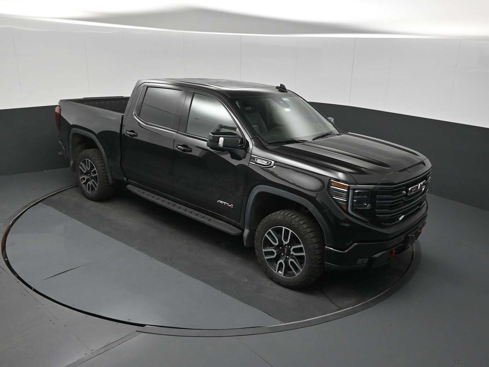 Used 2025 GMC Sierra 1500 AT4 w/ AT4 Premium Package AWD/4WD image 10