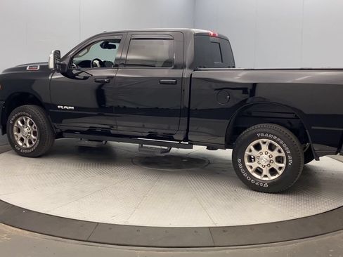 Used 2024 RAM 2500 Laramie AWD/4WD image 2