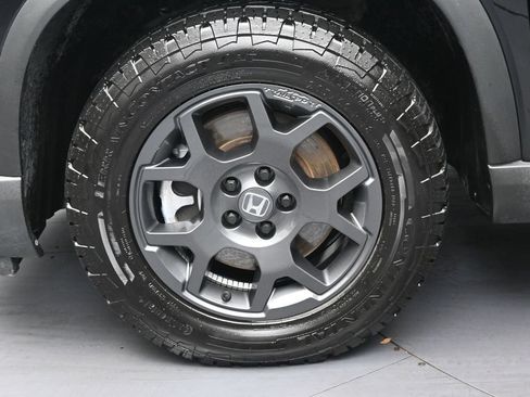 Used 2025 Honda Pilot TrailSport image 38