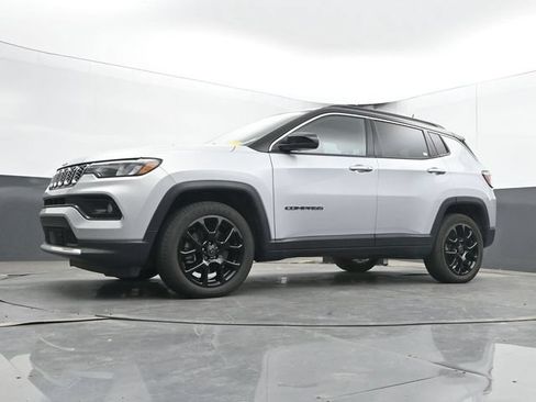 Used 2025 Jeep Compass Limited AWD/4WD image 48