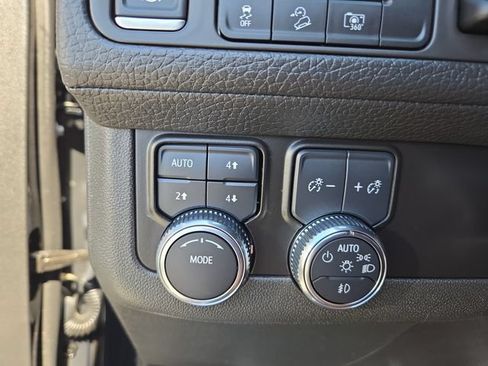 Used 2024 GMC Yukon Denali AWD/4WD image 18
