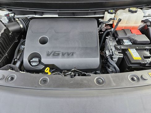 Used 2024 Buick Enclave Essence image 32