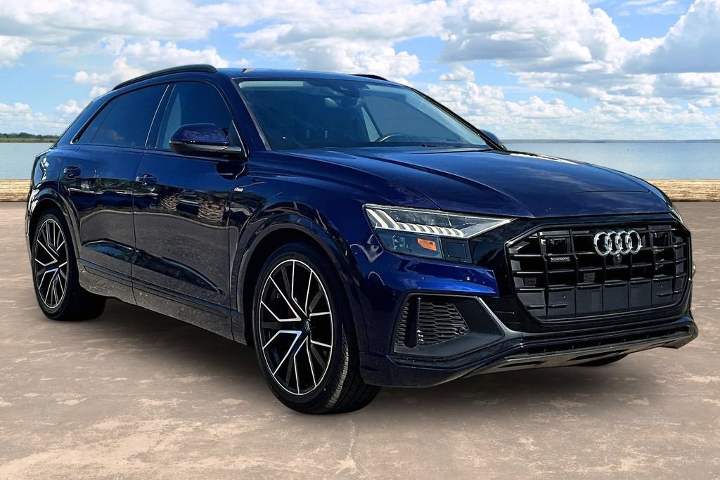 Used 2019 Audi Q8 Prestige w/ Adaptive Chassis Package AWD/4WD image 3