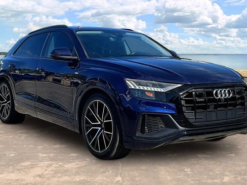 Used 2019 Audi Q8 Prestige w/ Adaptive Chassis Package AWD/4WD image 3