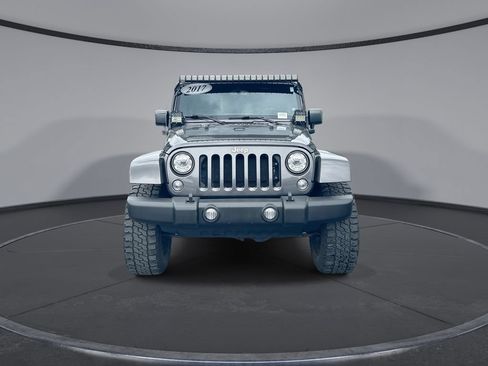 Used 2017 Jeep Wrangler Unlimited Rubicon w/ Cold Weather Group AWD/4WD image 18