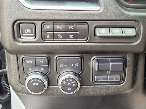 Used 2024 GMC Yukon AT4 w/ Technology Package image 13