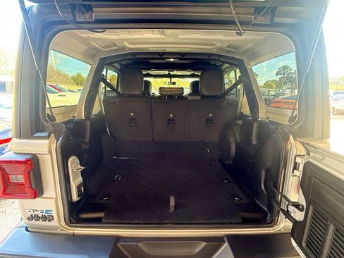 Used 2023 Jeep Wrangler Unlimited Sahara w/ Cold Weather Group image 30