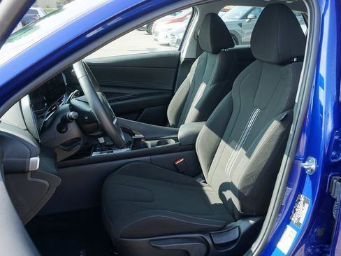 Used 2024 Hyundai Elantra SEL w/ Convenience Package image 8
