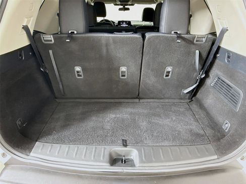 Used 2024 Nissan Pathfinder SV image 24