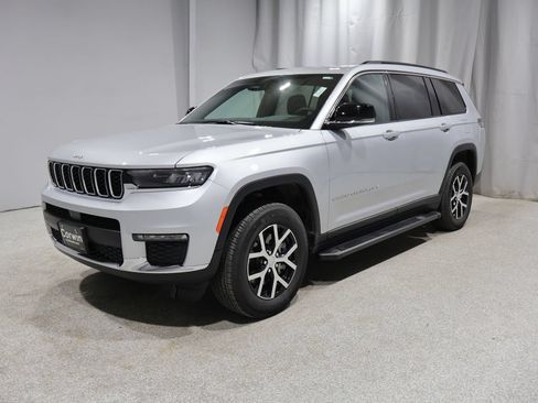 Used 2025 Jeep Grand Cherokee L Limited AWD/4WD image 5