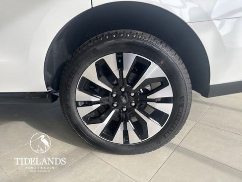 New 2025 Ford Expedition Platinum w/ Platinum Ultimate Package image 31