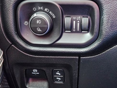 Used 2021 RAM 1500 Laramie image 31