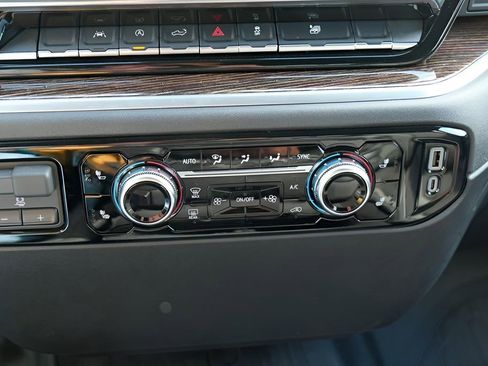 New 2026 GMC Sierra 1500 Elevation image 16