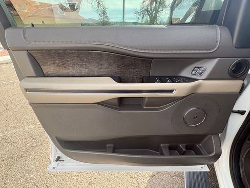 Used 2018 Ford Expedition Limited image 20
