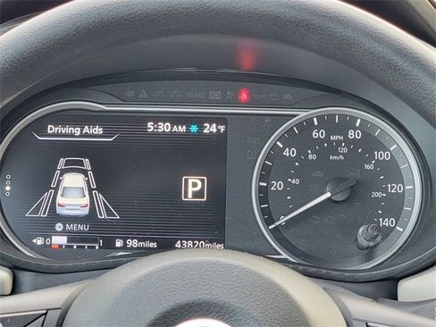 Used 2020 Nissan Versa SV image 36