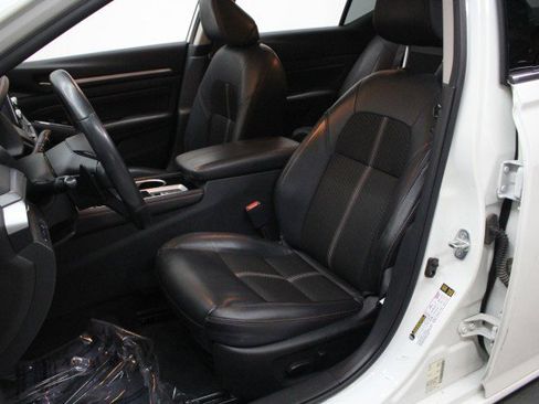 Used 2023 Nissan Altima 2.5 SR AWD/4WD image 8