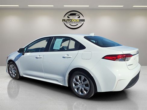 Used 2024 Toyota Corolla LE image 5