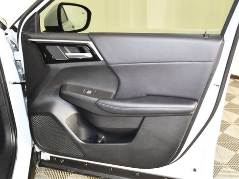 Used 2024 Mitsubishi Outlander SE AWD/4WD image 31