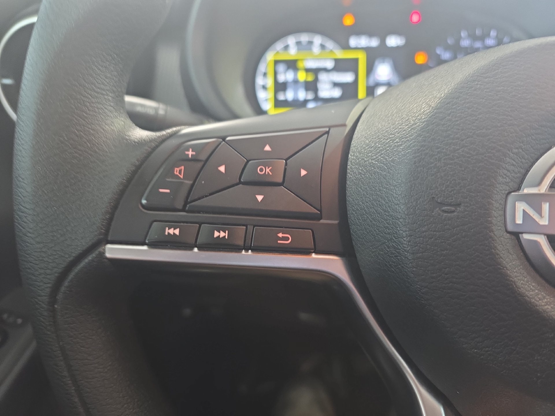Used 2024 Nissan Kicks SV w/ Exterior Package FWD image 16