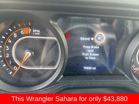 Used 2025 Jeep Wrangler Unlimited Sahara w/ Safety Group AWD/4WD image 10