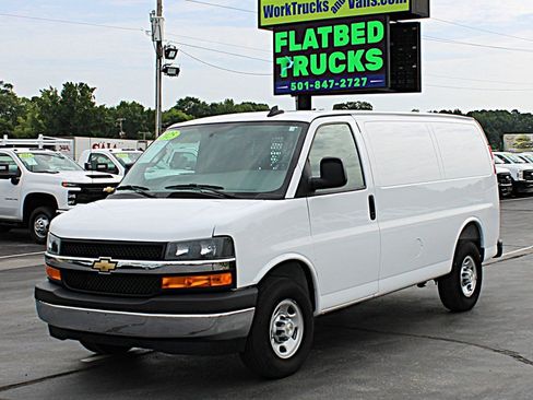 Used 2025 Chevrolet Express 2500 w/ Driver Convenience Package RWD image 3