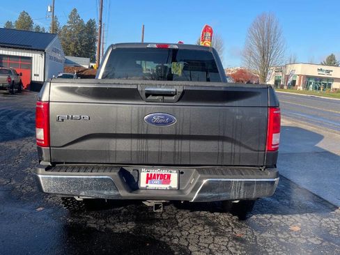 Used 2017 Ford F150 XLT w/ Trailer Tow Package image 4