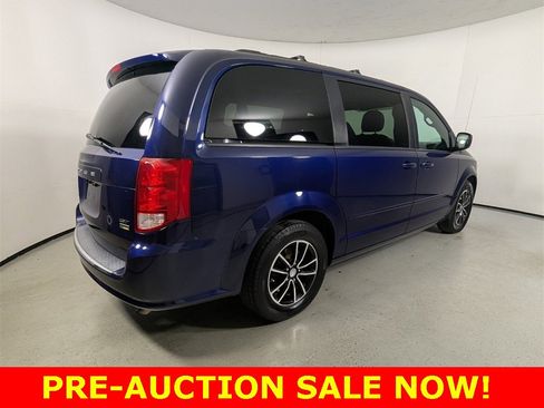 Used 2017 Dodge Grand Caravan GT image 7