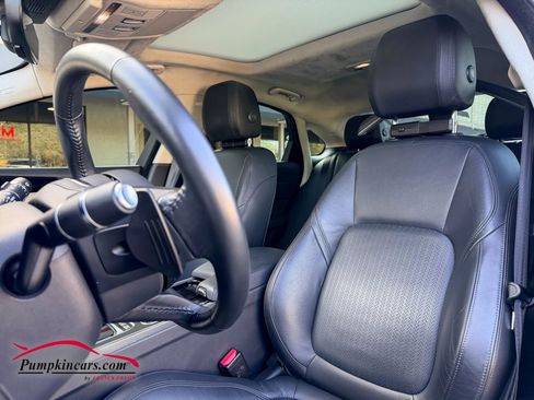 Used 2020 Jaguar XF Prestige image 42