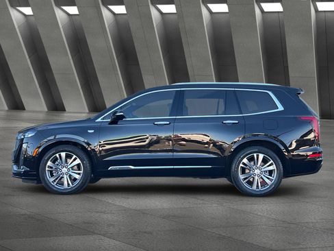 Used 2021 Cadillac XT6 Premium Luxury FWD image 7