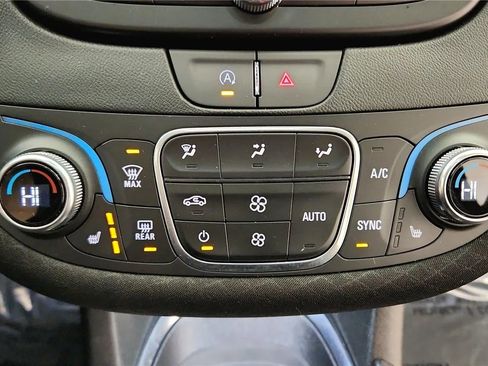 Used 2024 Chevrolet Malibu LT image 30