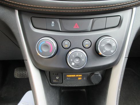 Certified 2021 Chevrolet Trax LT AWD/4WD image 28