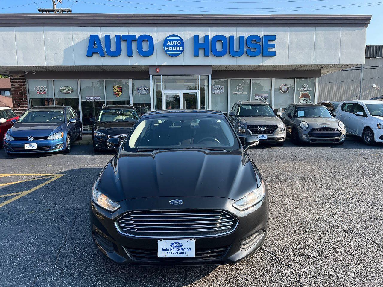 Used 2014 Ford Fusion SE FWD image 2
