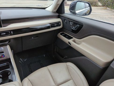 Certified 2023 Lincoln Aviator Reserve w/ Elements Package Plus image 17