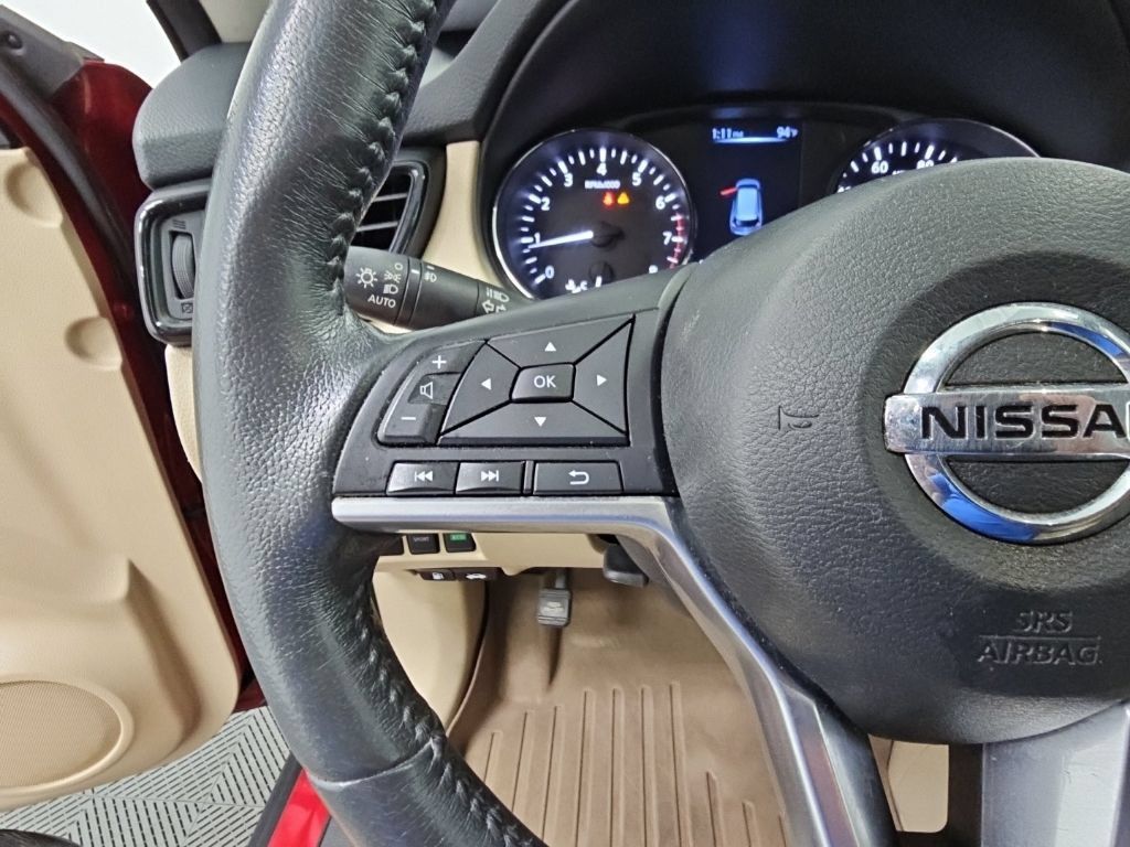 Used 2017 Nissan Rogue SL w/ SL Premium Package FWD image 27