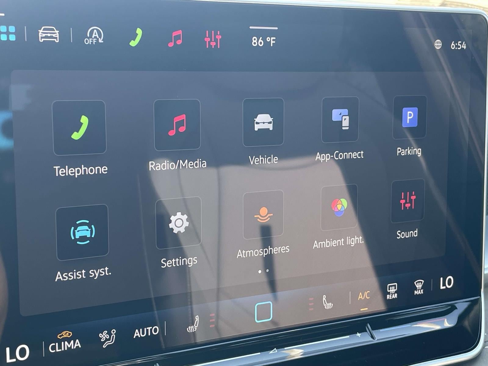 New 2026 Volkswagen Tiguan SE R-Line FWD image 27